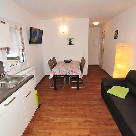 Fewo Samanta Schmider- Auch Kurzfristig Ep Karten Garantiert! Apartment